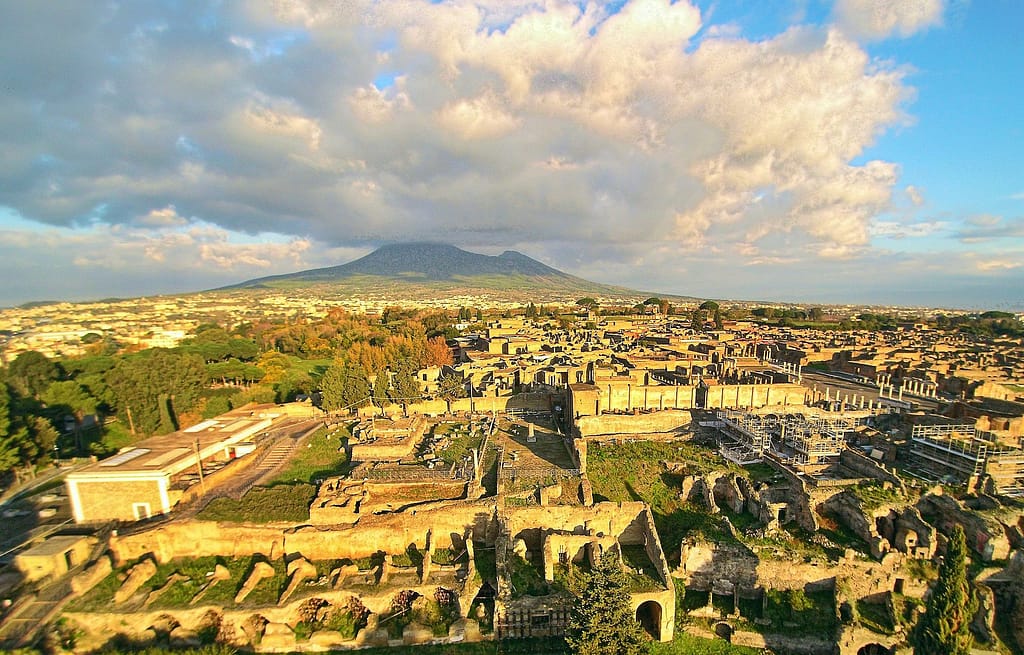 Imagem de ruínas em Pompeia