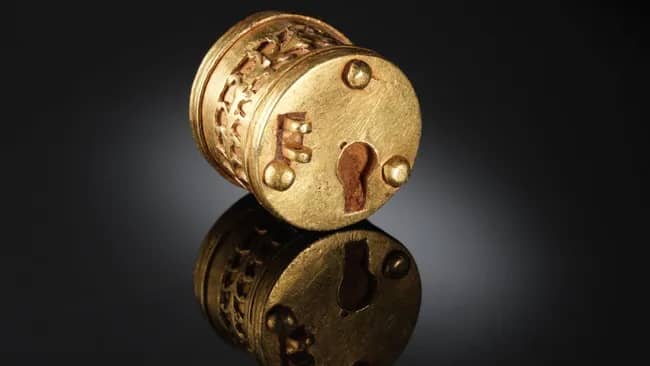 O mistério do cadeado de ouro de 1600 anos descoberto na Alemanha