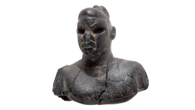 ✨ Imagem de africano encontrada em enterros cristãos de 1.500 anos no deserto de Israel