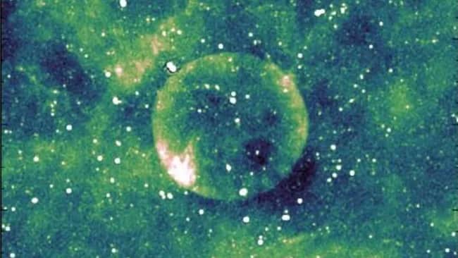 🌀🔭 Astrônomos Detectam Objeto Cósmico Surpreendentemente Perfeito com Localização e Tamanho Desconhecidos