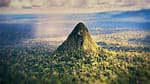 🌿 O Enigma de Cerro El Cono: A Pirâmide Sagrada Oculta na Floresta Amazônica